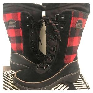 Women’s Sorel Plaid Tall Lace Up Boots SZ8 *NWOB*